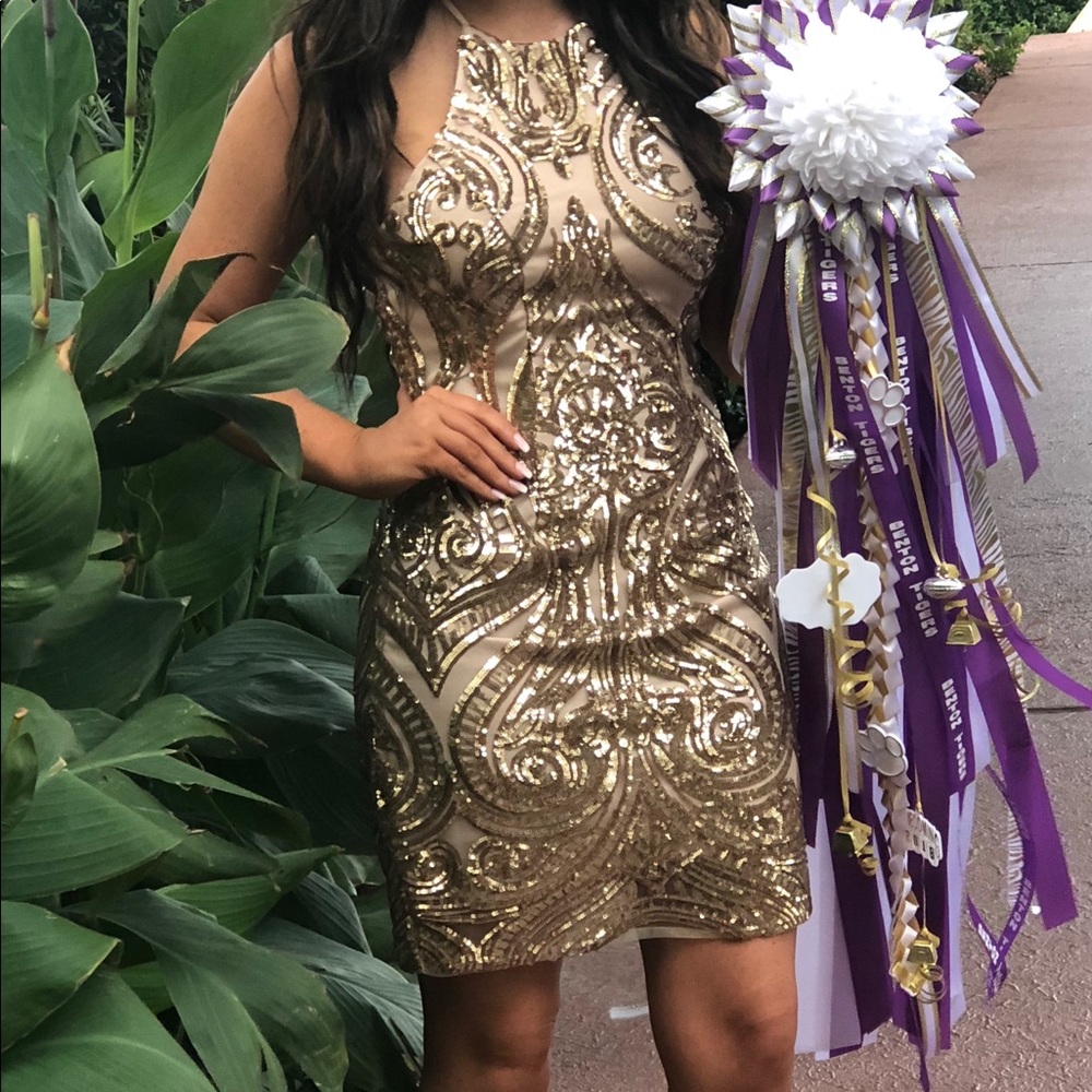 3/4 gold formal short dress